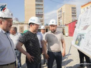 Айсен Николаев провел традиционный объезд по строящимся объектам в Якутске