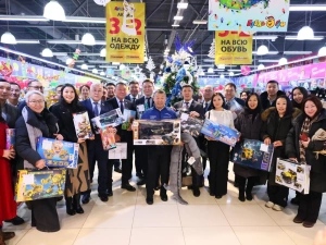 Инфраструктурный блок Правительства во главе с Дмитрием Садовниковым присоединился к акции «Ёлка добра»