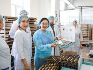 Сардана Авксентьева посетила предприятия пищевой промышленности Якутска