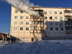 В Якутске произошел пожар в доме на улице Ярославского. Предварительная причина — взрыв газа