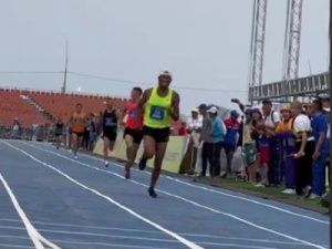 Бегун из Якутии, лишенный медали из-за теплового удара, все-таки становится чемпионом