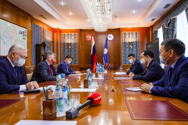 Обсуждены направления сотрудничества Якутии с Санкт-Петербургом