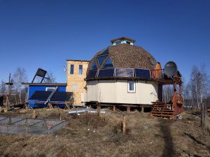 Пенсионер из Верхнеколымского района построил купольный дом на Крайнем Севере