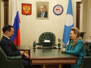 Айсен Николаев передаст депутатский мандат Галине Данчиковой