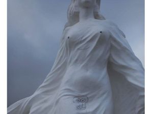 В Олекминске дети разрисовали памятник реке Лене