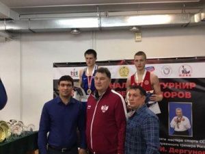 Хангаласские боксеры заняли призовые места на межрегиональном турнире среди юниоров