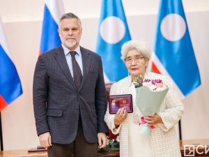 Матерям Якутии вручили госнаграды с денежным вознаграждением до одного миллиона рублей