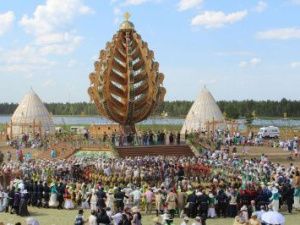 Глава Якутии Айсен Николаев поздравляет с Ысыахом Олонхо