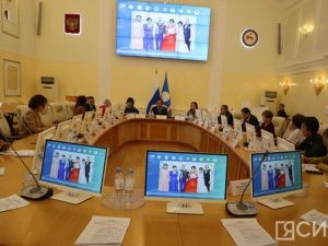 В Якутске органы власти и местного самоуправления обсудили вопросы активного долголетия