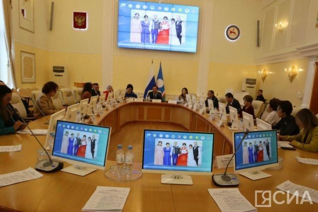 В Якутске органы власти и местного самоуправления обсудили вопросы активного долголетия