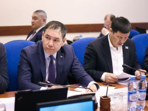 Глава Якутии провел расширенное заседание оргкомитета Игр «Дети Азии»