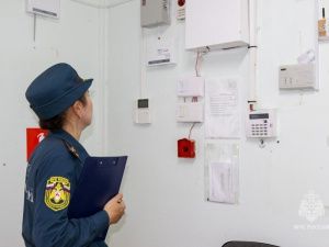 Сотрудники МЧС России продолжают профилактику на объектах летнего отдыха детей