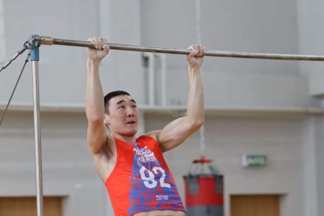 В лидеры по троеборью на зимней спартакиаде вышли представители четырех районов Якутии