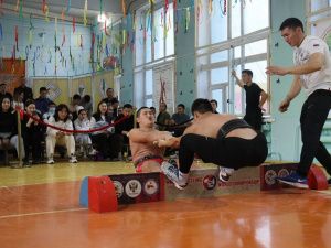 Главный приз турнира «Игры предков» медколледжа Якутии завоевал Хасан Уваровский