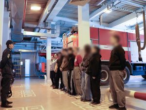 Несовершеннолетние осужденные посетили пожарно-спасательную часть № 6 в г. Якутске