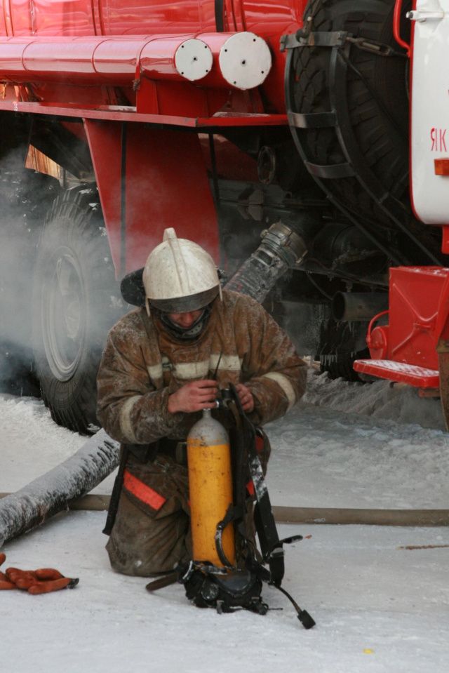 Пожар в 9-этажке Якутска тушили 40 пожарных