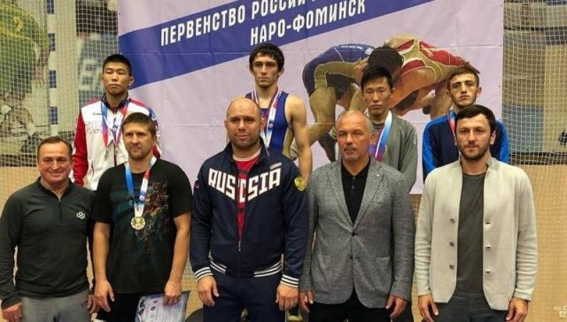 Сборная Якутии возвращается с юниорского первенства России по вольной борьбе с одной бронзой