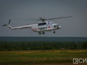 Пострадавших при опрокидывании автобуса в Алданском районе доставят санрейсом в Якутск