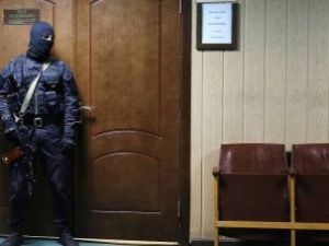 Суды ограничат рассмотрение дел и доступ посетителей