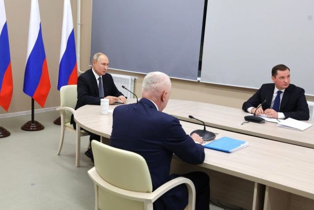 Глава Якутии доложил президенту России о перспективах агломерации Тикси-Найба