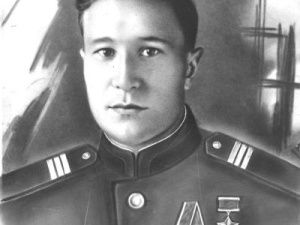 УВЕКОВЕЧИВАЯ ИМЯ ГЕРОЯ СОВЕТСКОГО СОЮЗА