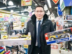 Дмитрий Садовников и руководители курируемых ведомств приняли участие в «Елке добра»