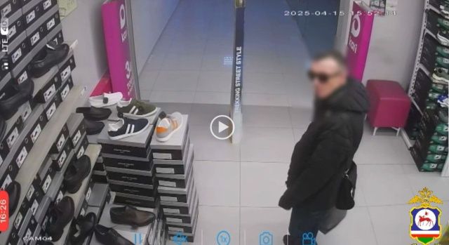 В Якутске мужчина трижды обокрал обувной магазин