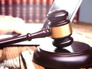 Убил собутыльника и вложил нож в ему руку