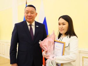 Работников жилищно-коммунального хозяйства и энергетики наградили в Якутии