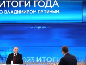 Федеральные и региональные органы власти начали отработку поручений, данных Путиным на прямой линии