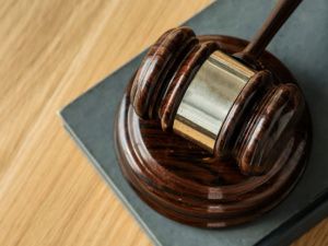 Суд восстановил право жительницы Якутска на маткапитал, которая ранее незаконно обналичила его