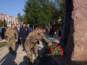 В Нерюнгри почтили память земляков-шахтёров, погибших в зоне СВО