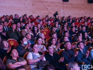 Государственные награды вручили воинам-якутянам на II Антифашистском форуме в Якутске