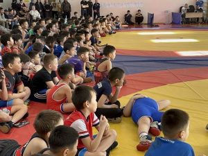 В Амгинском районе определили победителей турнира по вольной борьбе памяти братьев Неустроевых