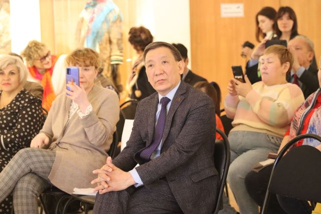 Афанасий Ноев открыл выставку таймырских умельцев «В диалоге времён»