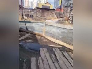 Евгений Григорьев провел объезд по подтопленным многоквартирным домам Якутска