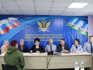 Уполномоченный по правам человека региона Сардана Гурьева и члены Общественной наблюдательной комиссии Надежда Афанасьева и Петр Гаврильев посетили участок, функционирующий как исправительный центр, и следственный изолятор