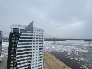 Вода под Якутском прибывает. До опасной черты осталось 2 см.
