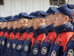Айсен Николаев поздравляет с Днем спасателя