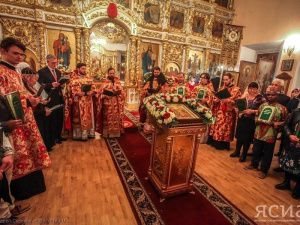 Пасхальная ночь в главном храме Якутии 