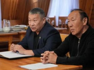 Мэр Якутска встретился с Советом землячеств Якутии