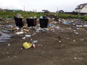 Вонь, завалы мусора, помойки, крысы. Жители Кирзавода сняли видео