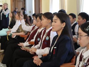 Учителя Амгинского лицея создали демонстрационные плакаты в честь Михаила Николаева