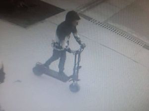 В Якутске мужчина, управляя электросамокатом, совершил наезд на пенсионера