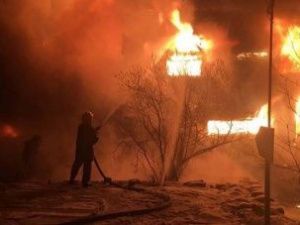 В Нерюнгринском районе на территории ГОК "Инаглинский" произошел пожар в общежитии подрядчиков