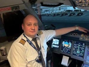 Первый самостоятельный полет в должности командира ВС Sukhoi Superjet 100 Дмитрия Мишукова