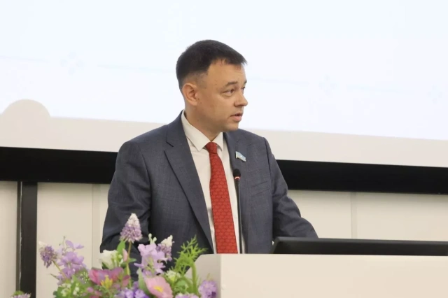 Луцкан снялся с праймериз «Единой России» в пользу Данчиковой