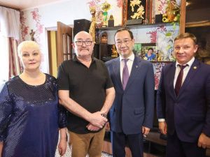 Айсен Николаев встретился с отцом Героя России из Алданского района Якутии