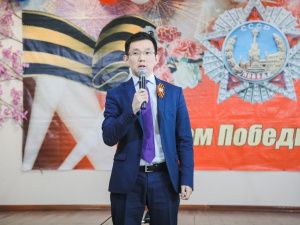 Сардана Авксентьева поздравила жителей дома-интерната для престарелых и инвалидов 