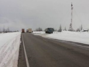 В Алданском районе столкнулись три грузовика. Виновник ДТП получил множественные переломы 